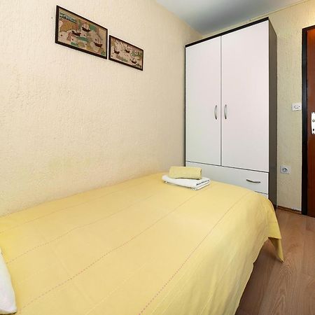 Apartments Ivo With Sea View Baška Eksteriør bilde