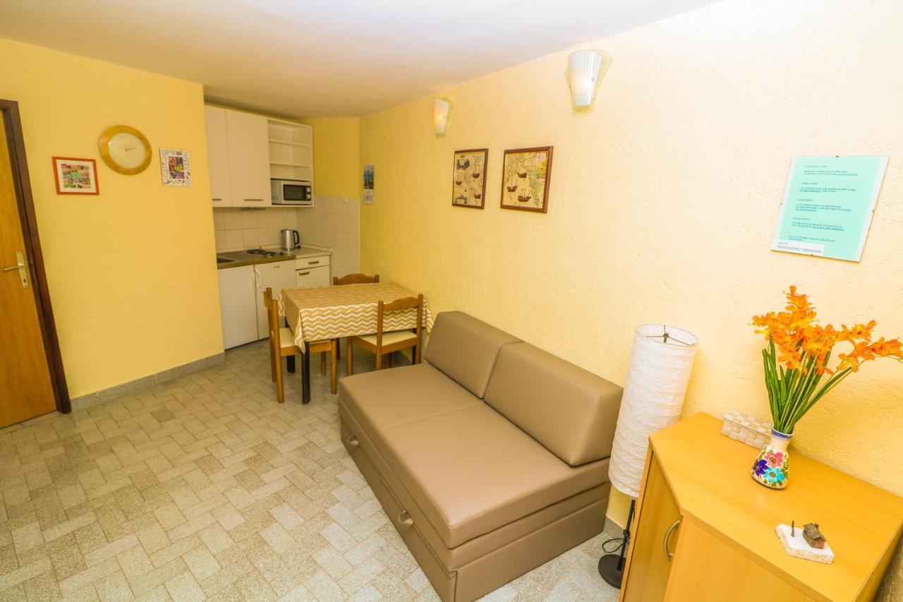 Apartments Ivo With Sea View Baška Eksteriør bilde
