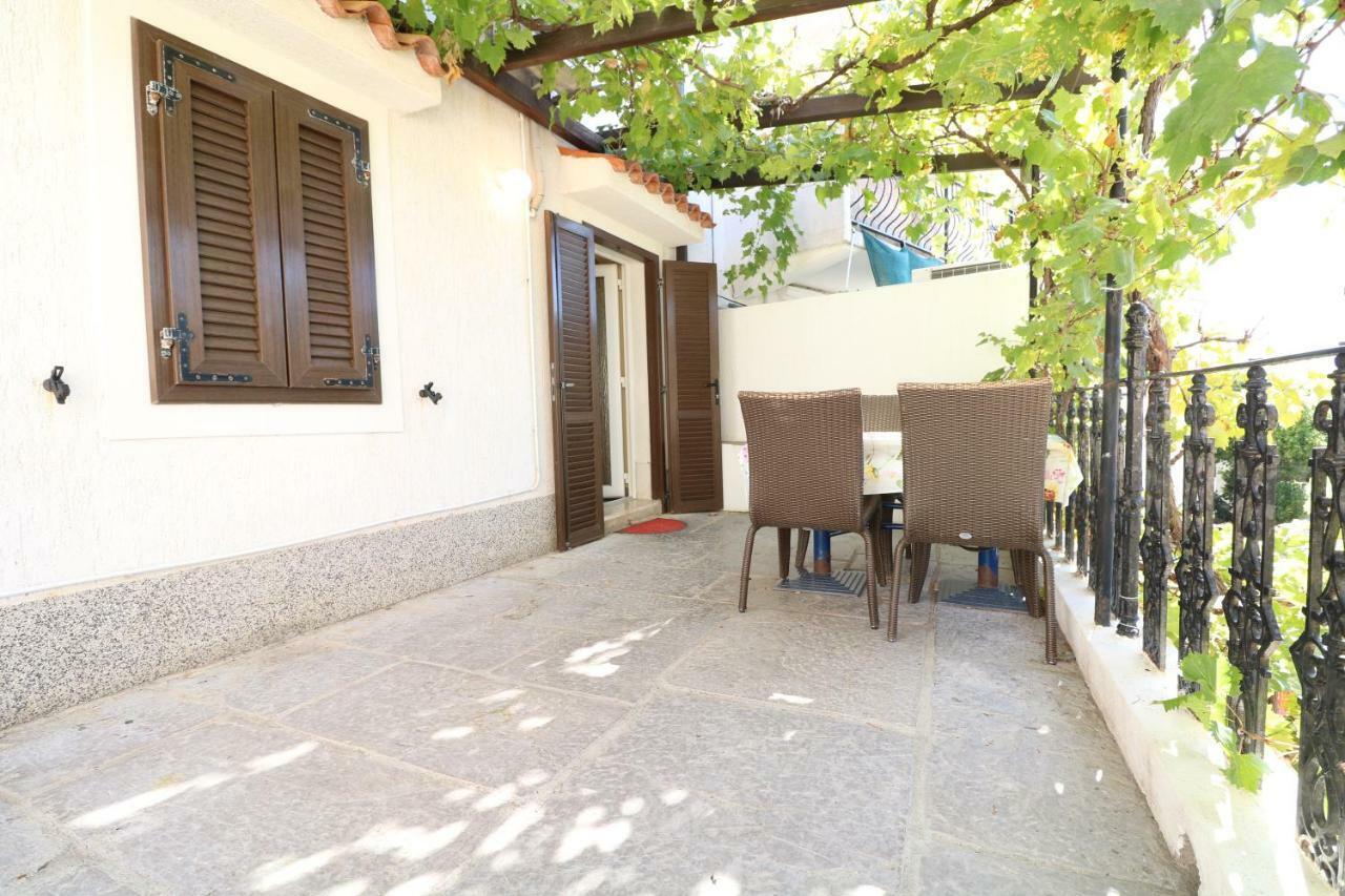 Apartments Ivo With Sea View Baška Eksteriør bilde