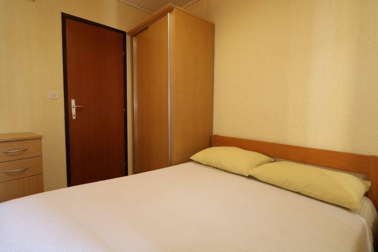 Apartments Ivo With Sea View Baška Eksteriør bilde
