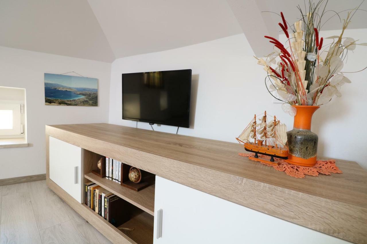 Apartments Ivo With Sea View Baška Eksteriør bilde