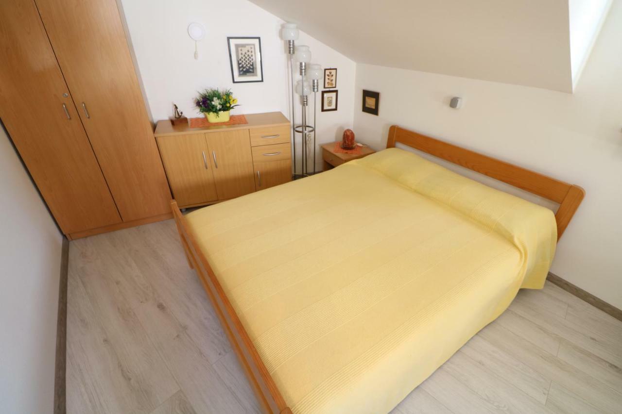 Apartments Ivo With Sea View Baška Eksteriør bilde