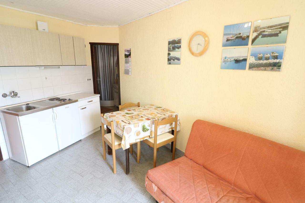 Apartments Ivo With Sea View Baška Eksteriør bilde