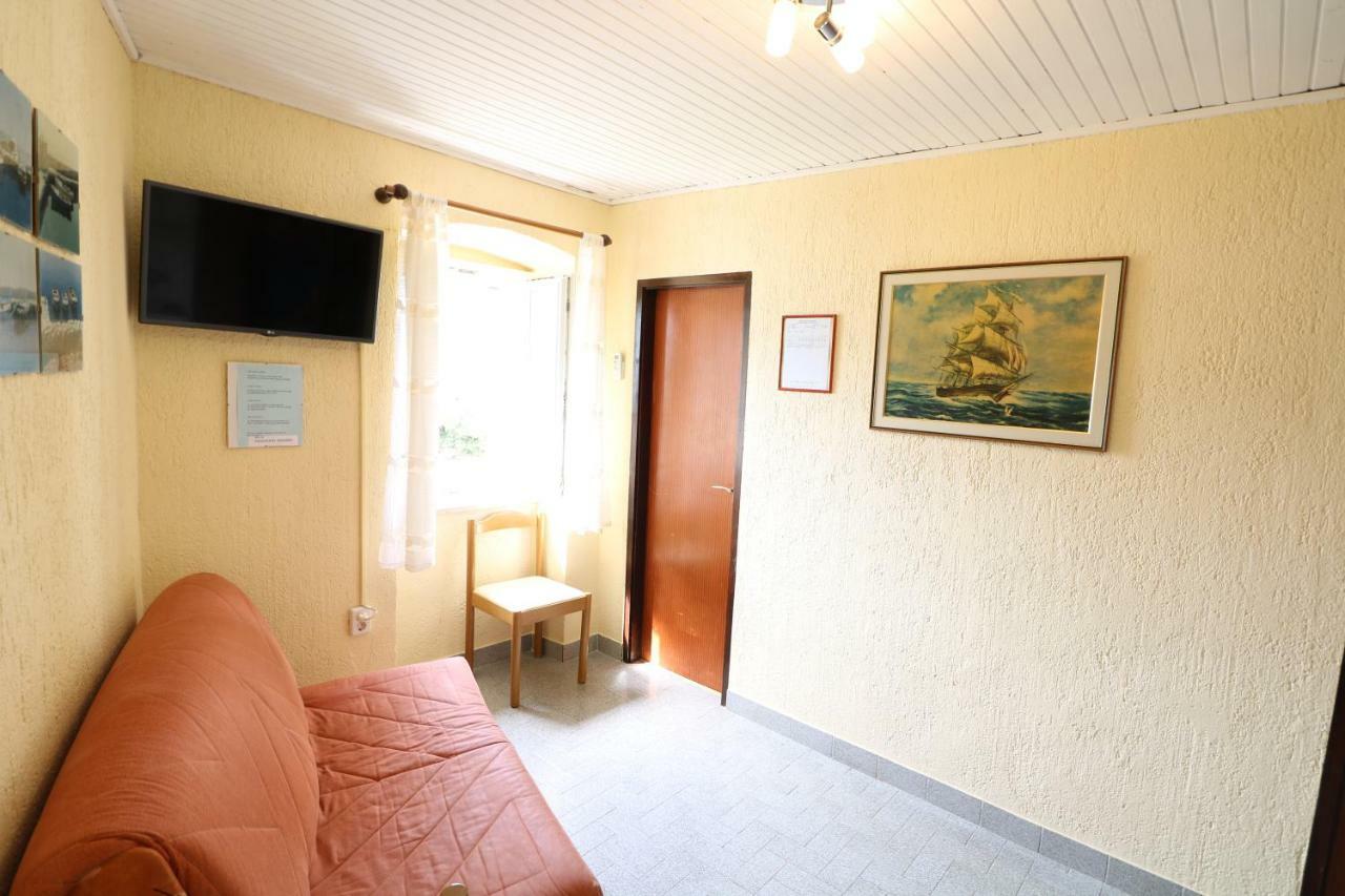 Apartments Ivo With Sea View Baška Eksteriør bilde