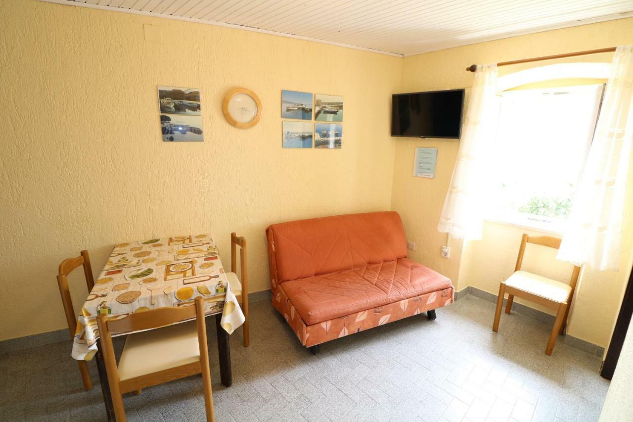 Apartments Ivo With Sea View Baška Eksteriør bilde